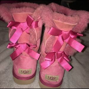 UGGS